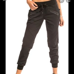 Blanc Noir vibe jogger pant